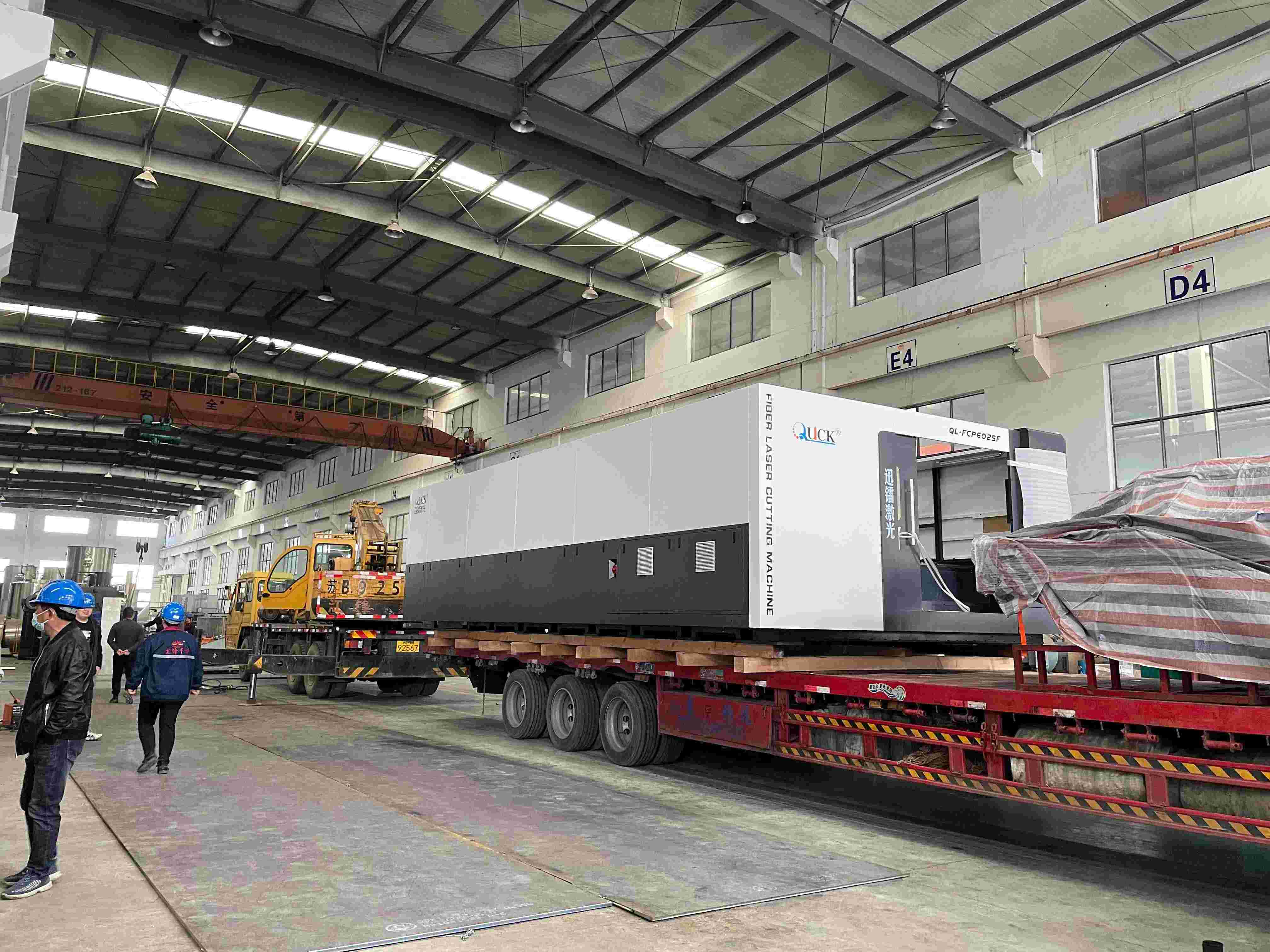 先鋒時(shí)刻|萬(wàn)瓦級6025交換臺激光切割機閃亮登場(chǎng)