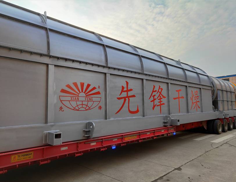 1萬(wàn)噸磷酸鐵發(fā)貨現場(chǎng)