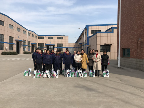 先鋒公司三八節合照